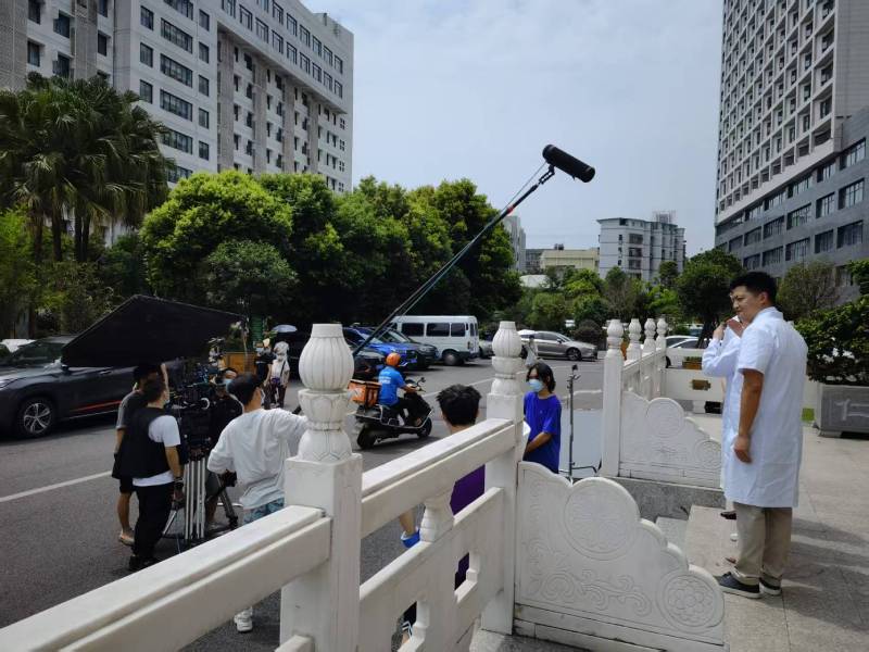 通川区广告片拍摄公司低成本实现高规格制作的诀窍